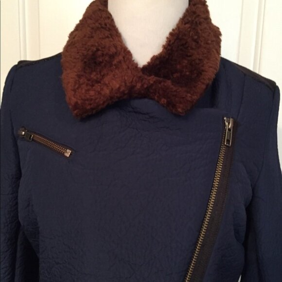 BARNEYS NY JACKET BLUE TEXTURED FAUX FUR LINED COLLAR POCKETS Size 4 - Picture 2 of 8
